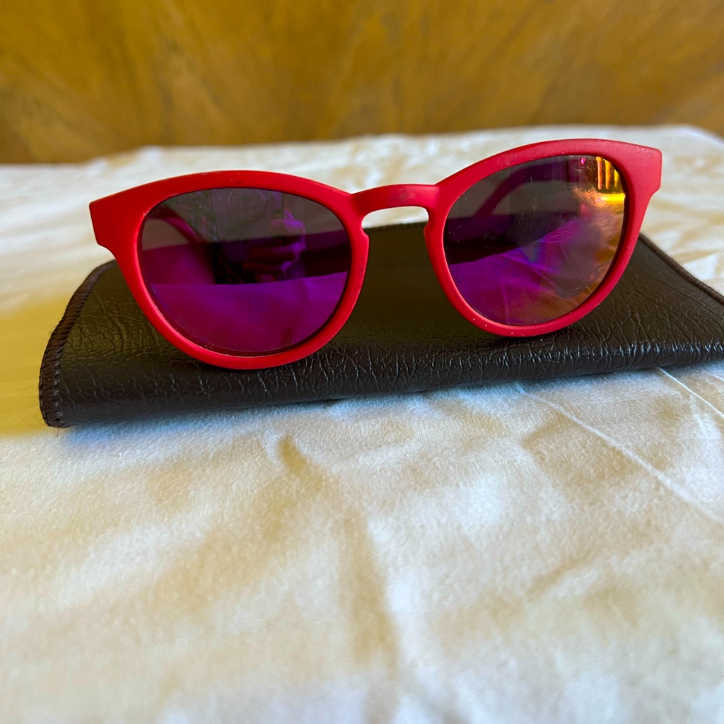 Naiu Red Mirror Lens Sunglasses